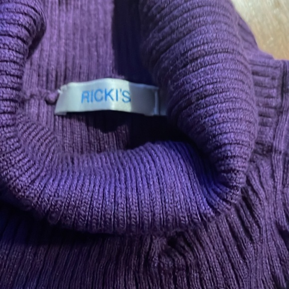 Turtle neck with keyhole - Picture 2 of 6